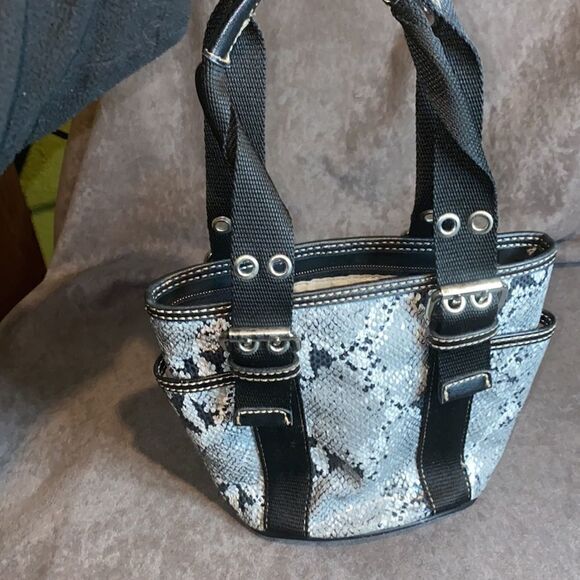 Nine West small purse *Sale* Bundle 2 purses for $60 - Picture 2 of 11